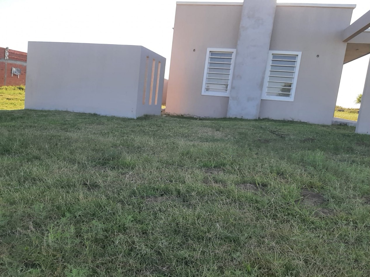 DUPLEX EN BARRIO SEMI CERRADO
