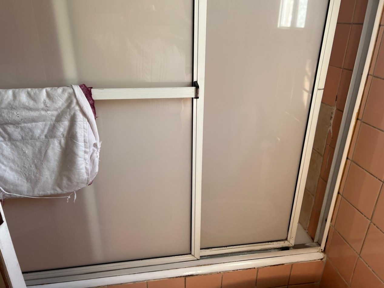DEPARTAMENTO 3 AMB CON BALCON SALIENTE A LA CALLE EN 2° PISO POR ESCALERA. APTO CREDITO 