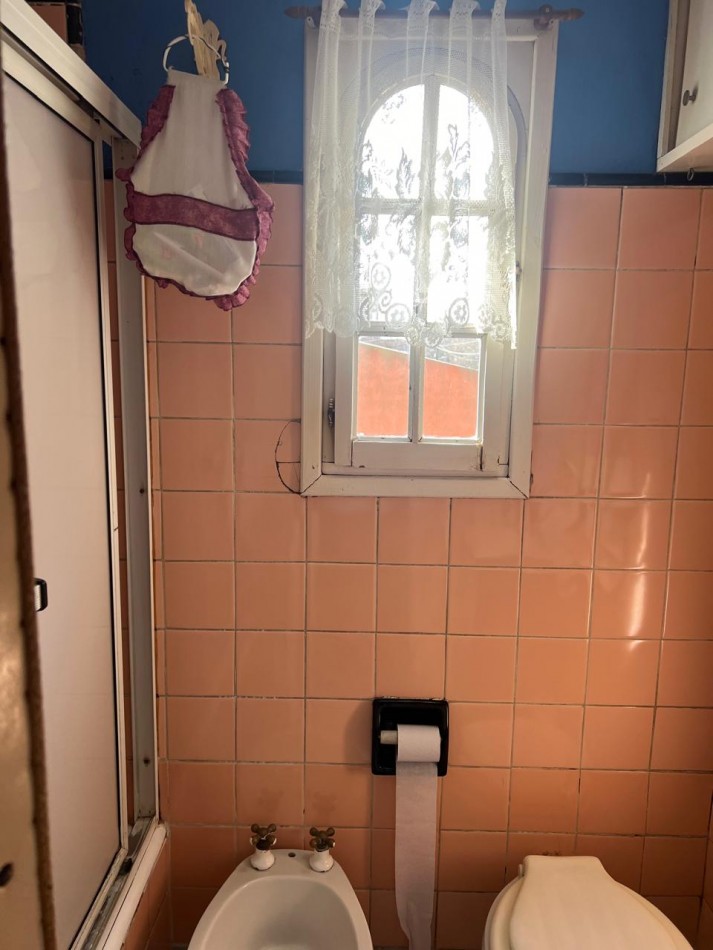 DEPARTAMENTO 3 AMB CON BALCON SALIENTE A LA CALLE EN 2° PISO POR ESCALERA. APTO CREDITO 