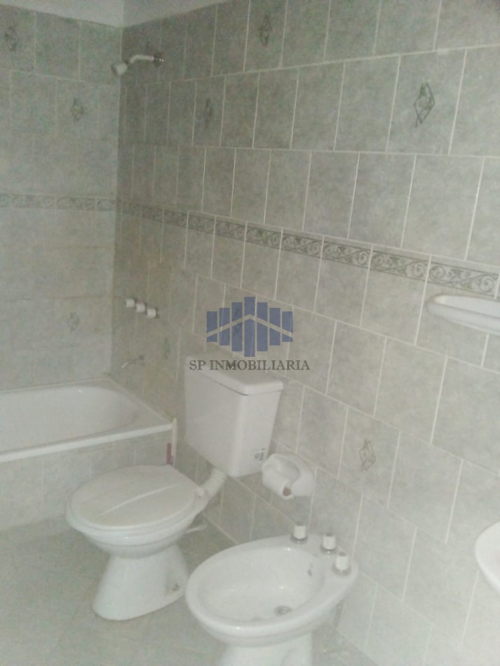 DEPARTAMENTO EN BARRIO ROCA