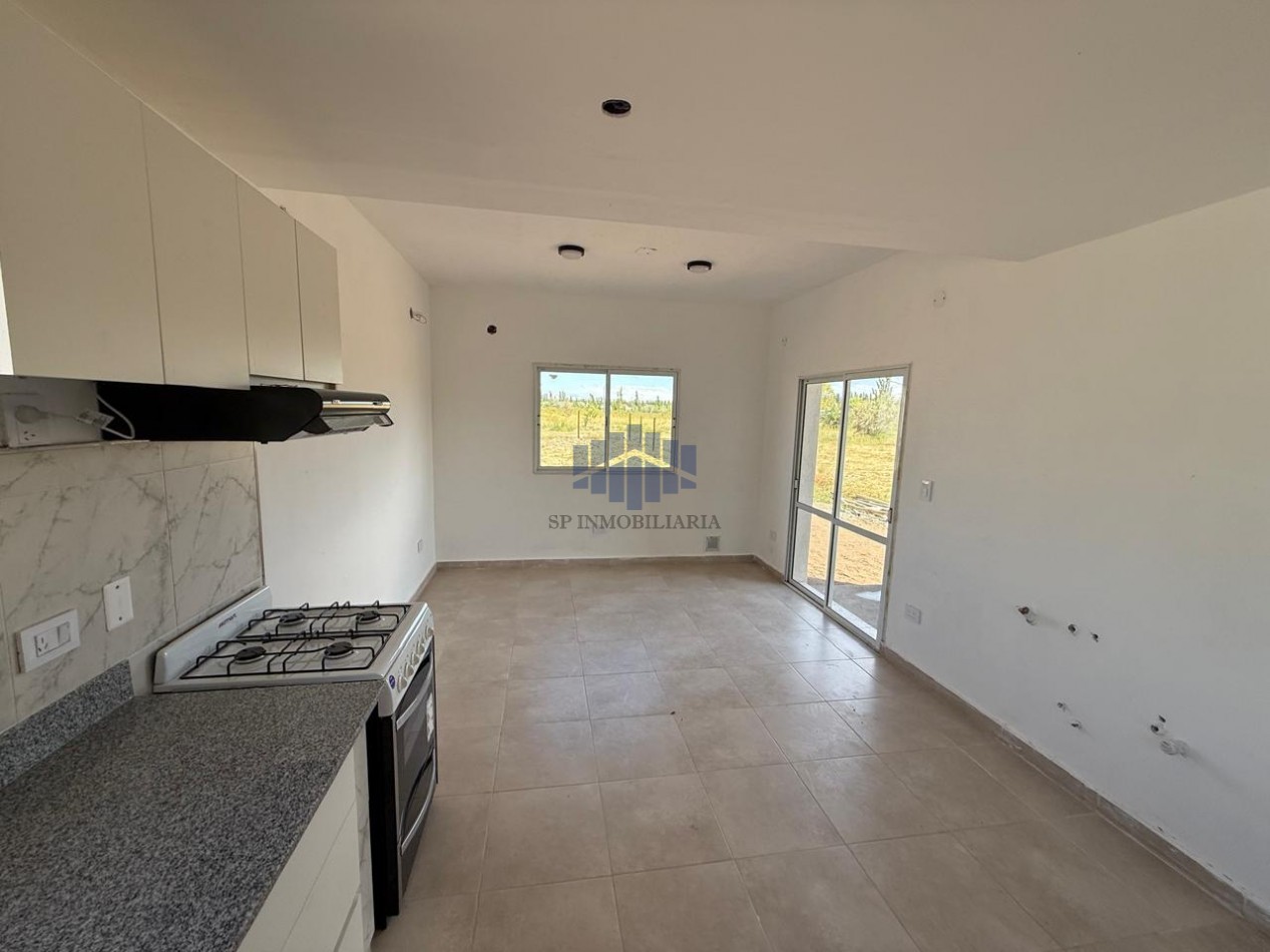 ALQUILER VIVIENDA DE 2 PLANTAS EN FERNANDEZ ORO