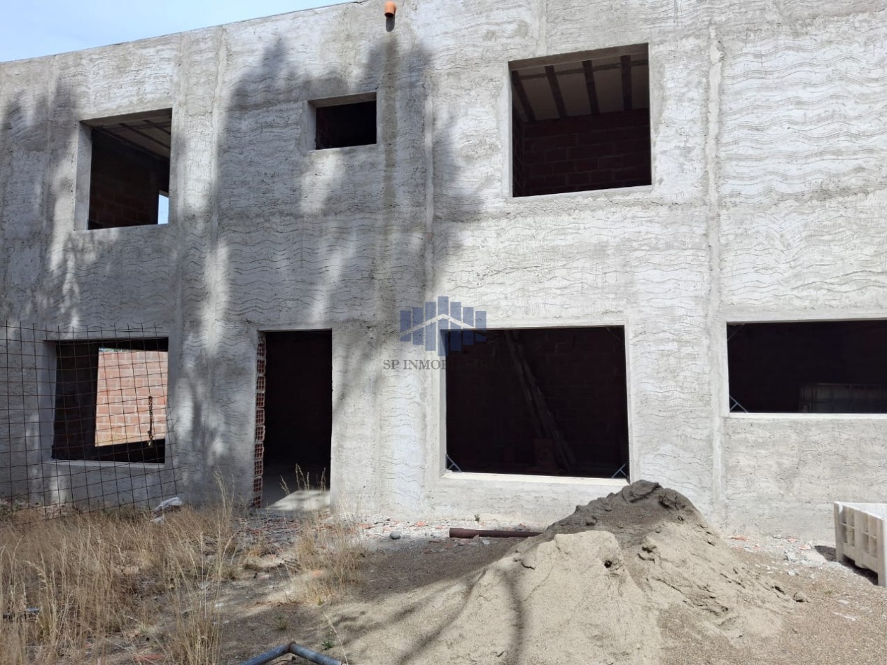 VENTA DE VIVIENDA DE 2 PLANTAS EN ZONA NORTE