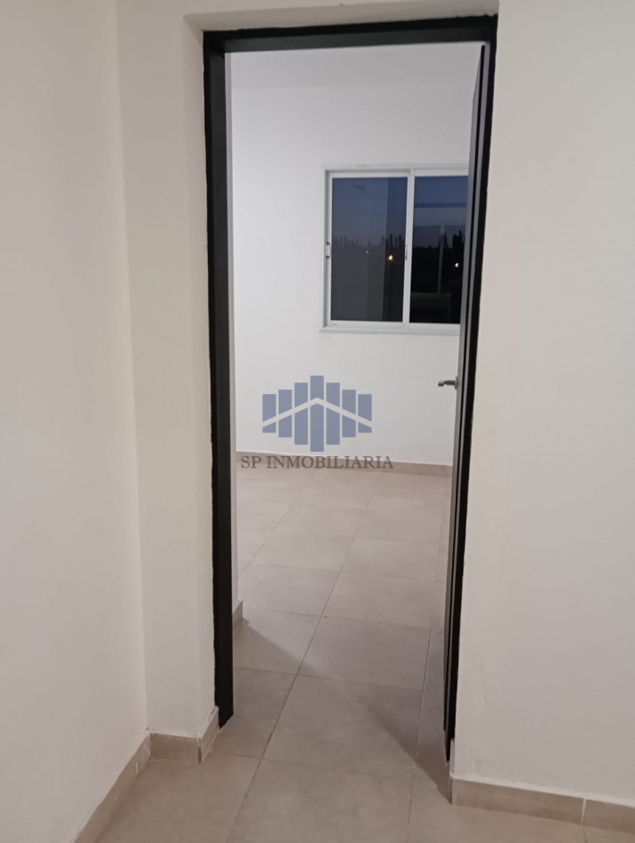 ALQUILER VIVIENDA DE 2 PLANTAS EN FERNANDEZ ORO