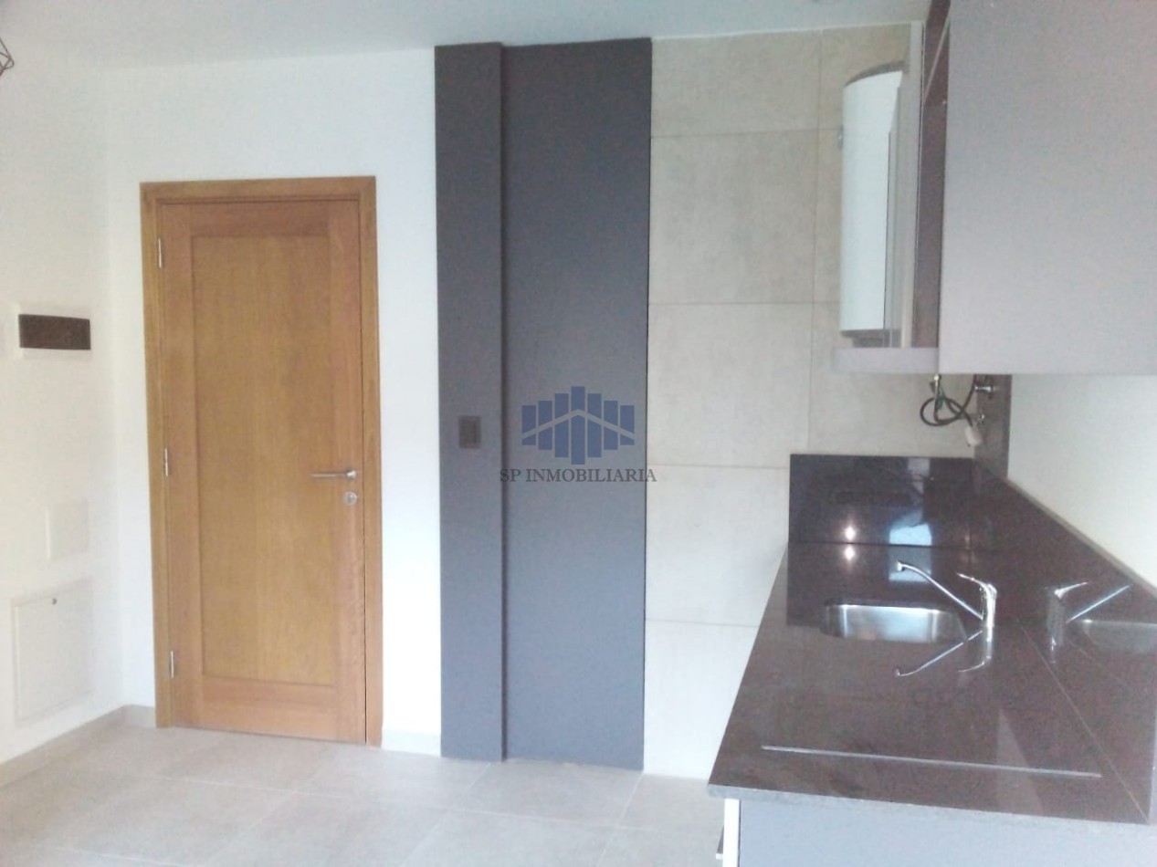 SE ALQUILA DEPARTAMENTO EN ZONA CENTRO