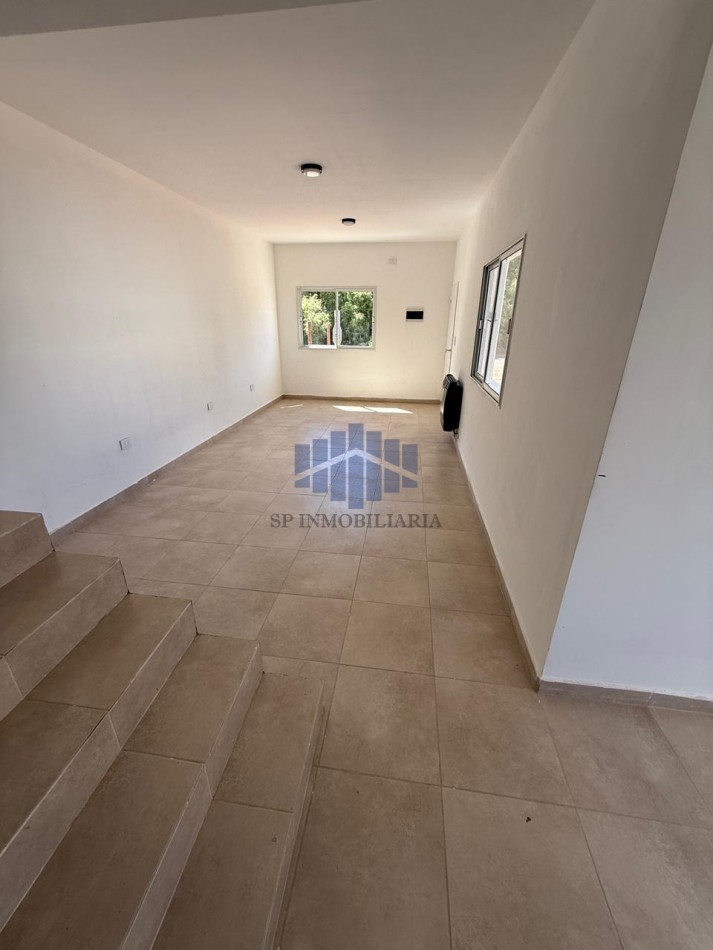 ALQUILER VIVIENDA DE 2 PLANTAS EN FERNANDEZ ORO