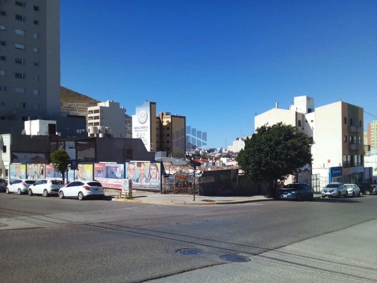 VENTA DE TERRENO EN  ESQUINA ZONA CENTRO