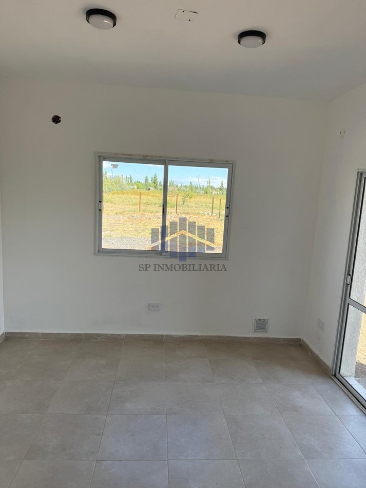 ALQUILER VIVIENDA DE 2 PLANTAS EN FERNANDEZ ORO