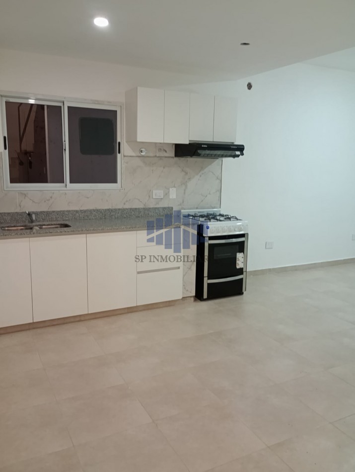 ALQUILER VIVIENDA DE 2 PLANTAS EN FERNANDEZ ORO