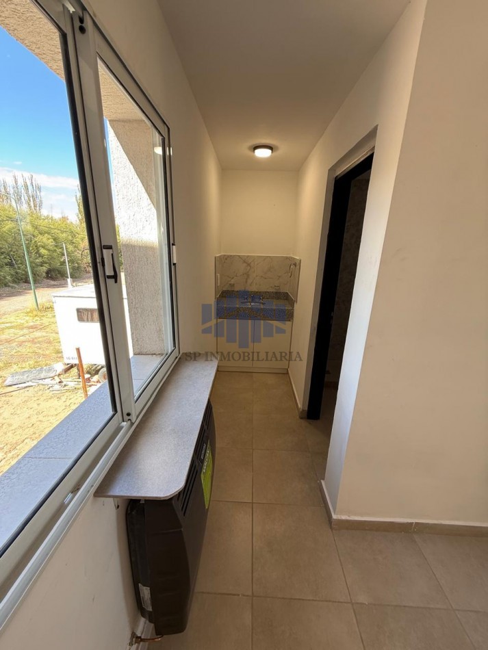 ALQUILER VIVIENDA DE 2 PLANTAS EN FERNANDEZ ORO