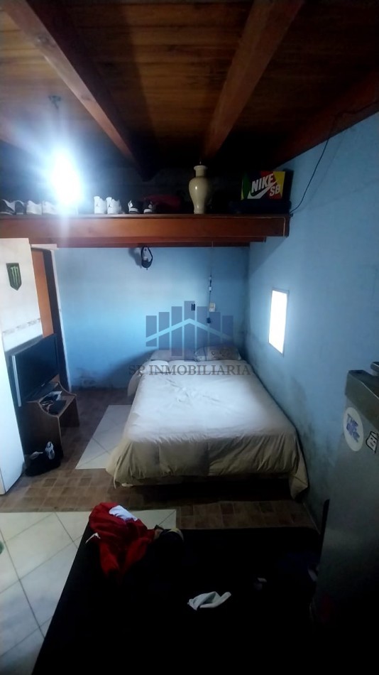 VENTA DE LOTE CON 4 VIVIENDAS UNIFAMILIARES EN ZONA SUR