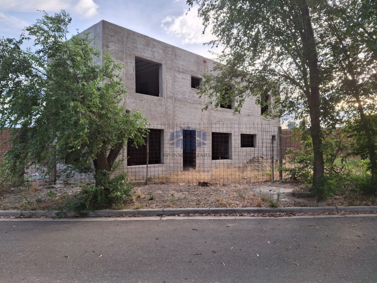 VENTA DE VIVIENDA DE 2 PLANTAS EN ZONA NORTE