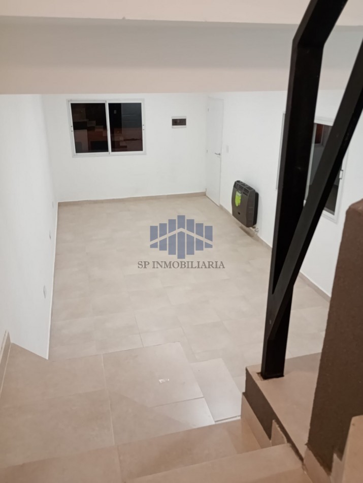 ALQUILER VIVIENDA DE 2 PLANTAS EN FERNANDEZ ORO