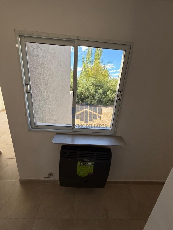 ALQUILER VIVIENDA DE 2 PLANTAS EN FERNANDEZ ORO