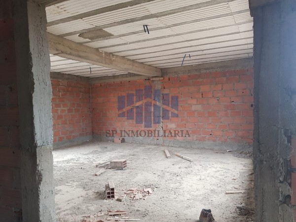VENTA TERRENO CON VIVIENDA EN OBRA