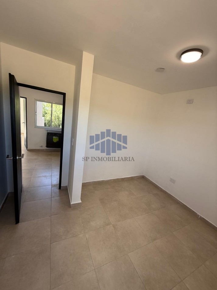 ALQUILER VIVIENDA DE 2 PLANTAS EN FERNANDEZ ORO