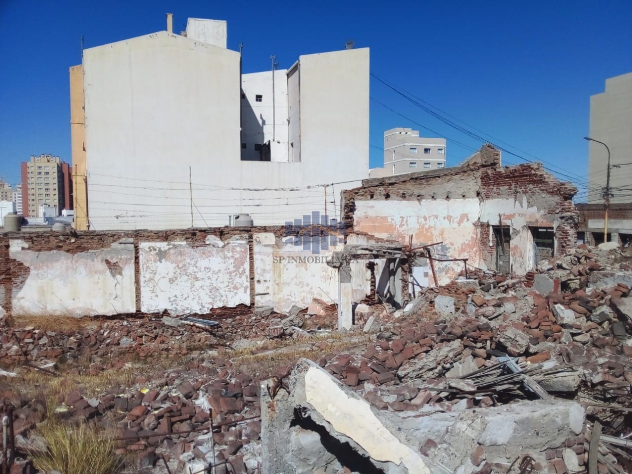 VENTA DE TERRENO EN  ESQUINA ZONA CENTRO