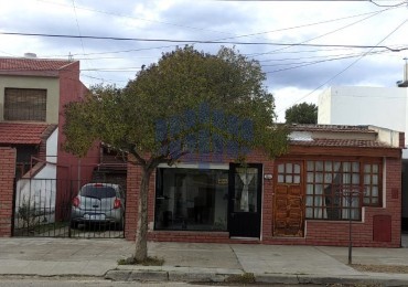 VENTA DE VIVIENDA CON LOCAL COMERCIAL EN TRELEW